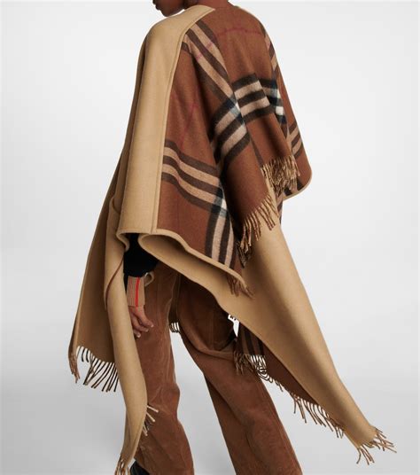 BURBERRY Poncho in beige 